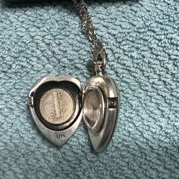 1941 Mercury Dime Heart Shaped Locket Watch with COA - Picture 3 of 9